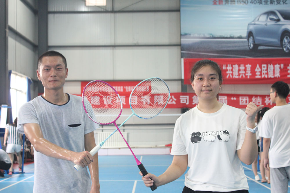 混雙季軍：經(jīng)營(yíng)拓展部都鑫、張怡