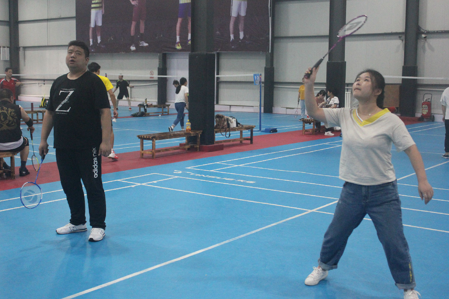 億誠第四屆&ldquo;團(tuán)結(jié)杯&rdquo;羽毛球比賽