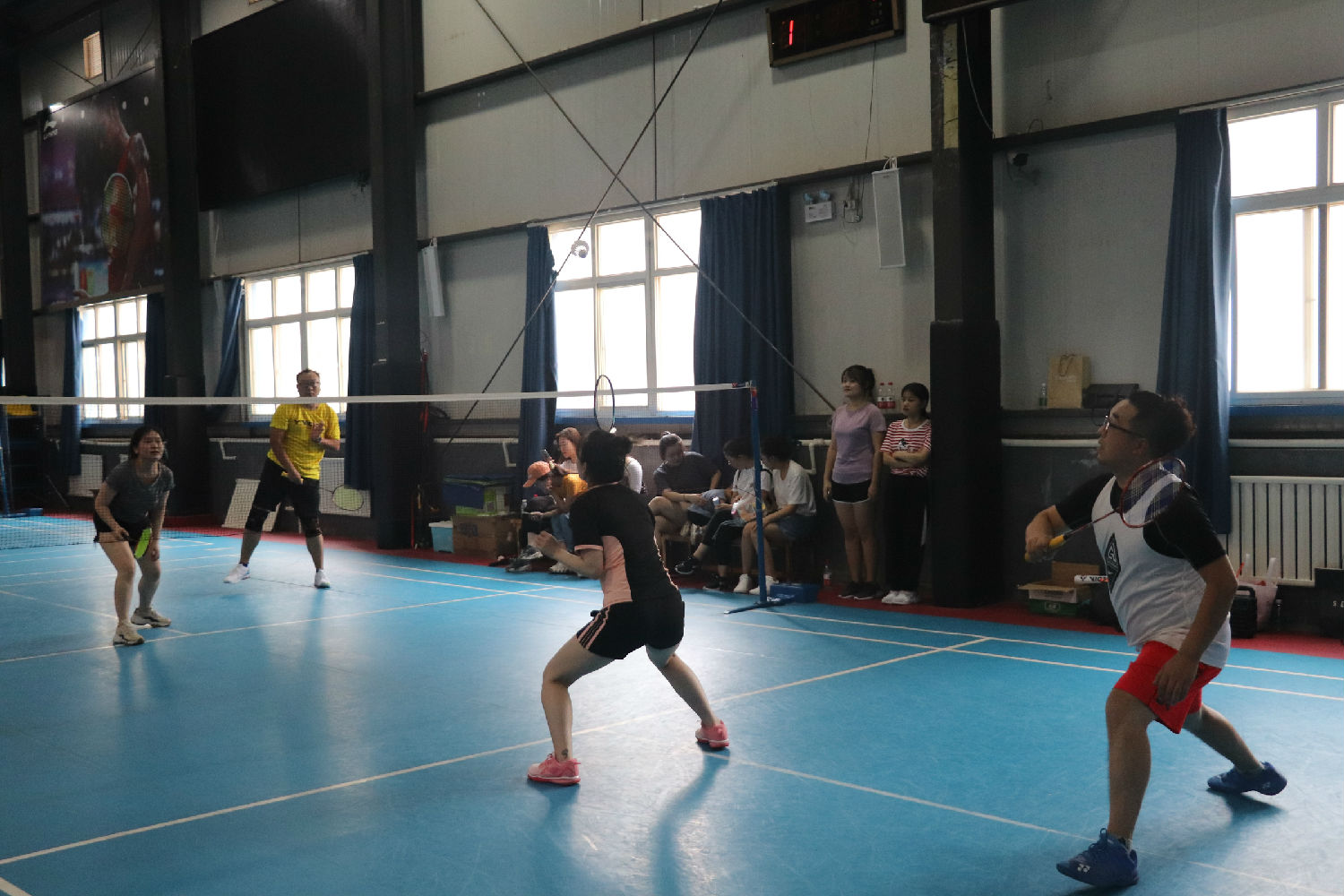 無羽倫比丨億誠(chéng)第五屆&ldquo;團(tuán)結(jié)杯&rdquo;羽毛球賽圓滿結(jié)束