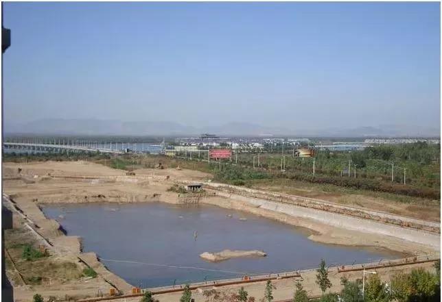 對(duì)支撐構(gòu)件、降水井、監(jiān)測(cè)布點(diǎn)的保護(hù)