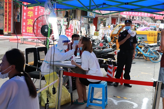 助力疫情防控，億誠(chéng)在行動(dòng)，為抗疫一線送清涼